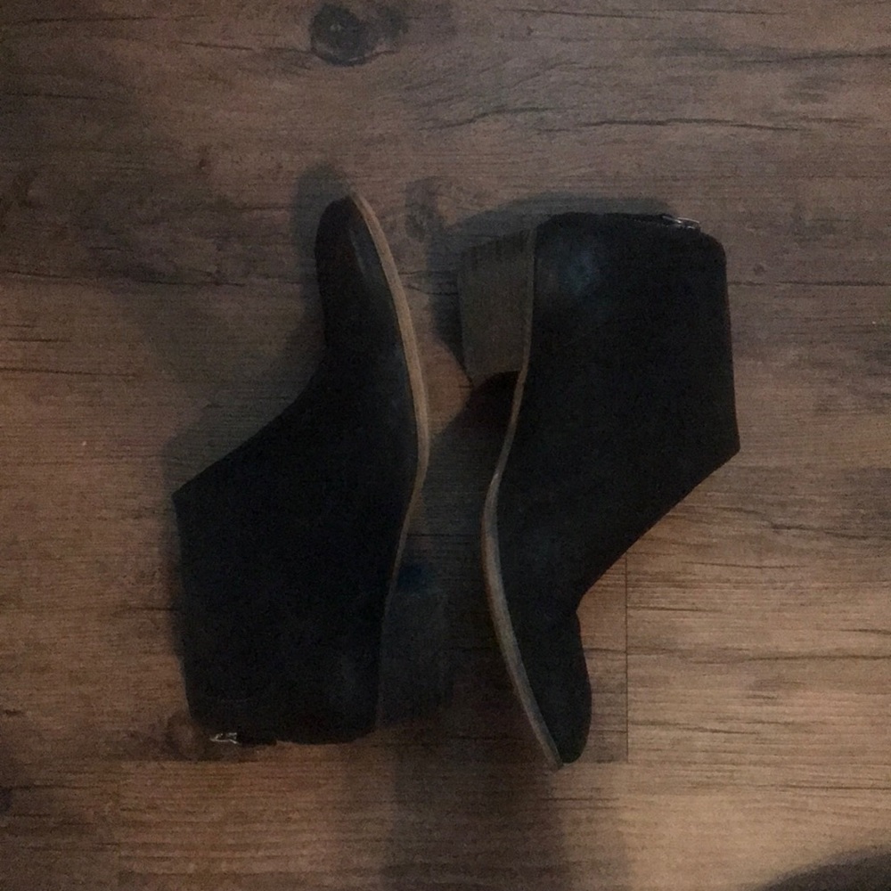BLACK ANKLE BOOTS